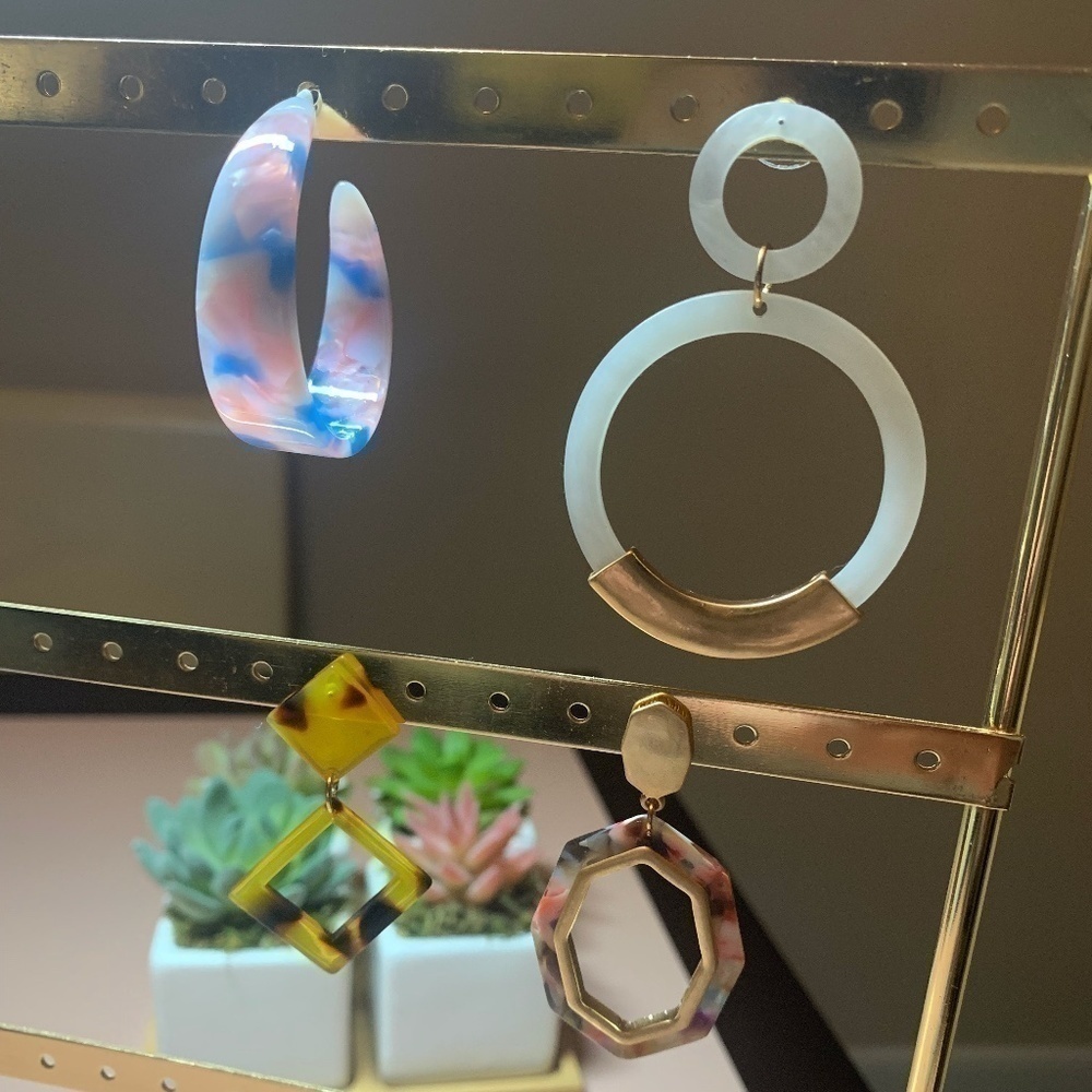 SALE💚 any 3 for $18 💚
 Tortoise Hoop Acrylic Statement Earrings